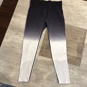 ZYIA women’s Ombre Black and White Leggings size M